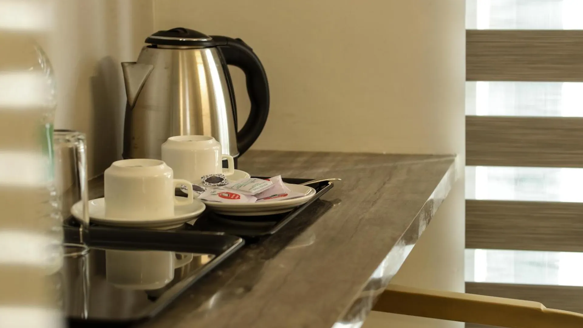 D Mirage Hotels Kochi 2*,